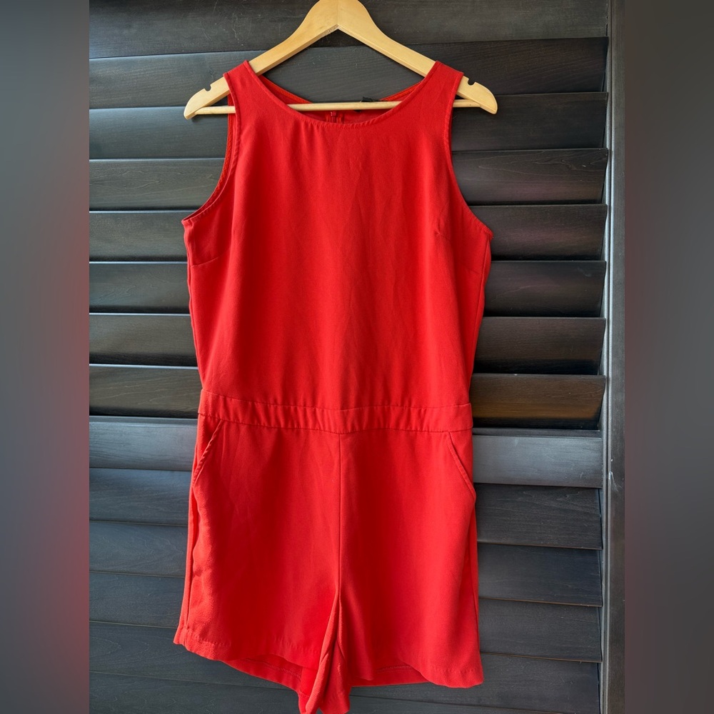 Dalia Women's Shorts Romper Red Size Medium Back Zip Side hand pockets